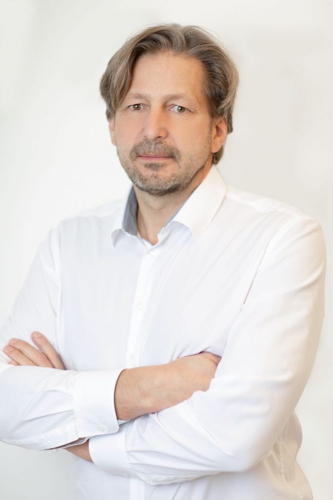 Gydytojas veido ir žandikaulių chirurgas Julius Spruogis