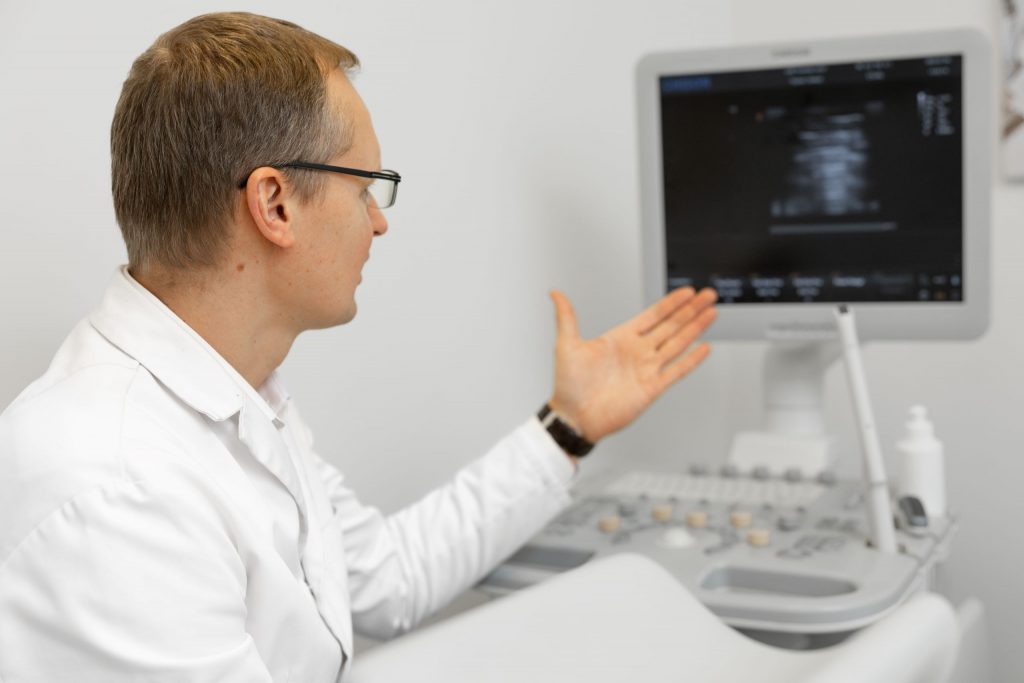 Akušerija ir ginekologija - laboratoriniai tyrimai, vaisiaus echoskopija